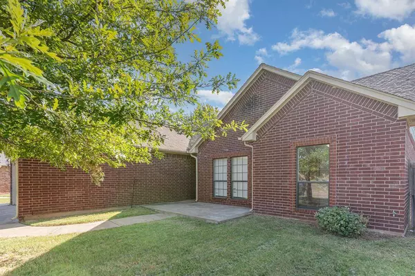4836 Rocky RD, Yukon, OK 73099