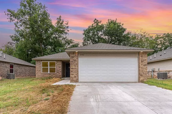 840 Highgarden CIR, Noble, OK 73068