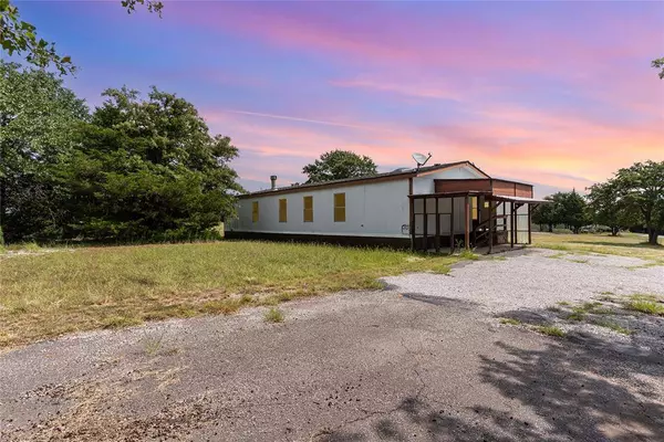 9655 Forest Hills DR, Harrah, OK 73045