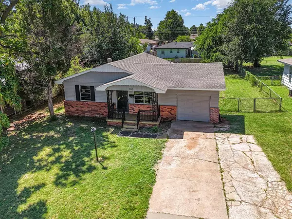 102 Glenda DR, Yukon, OK 73099