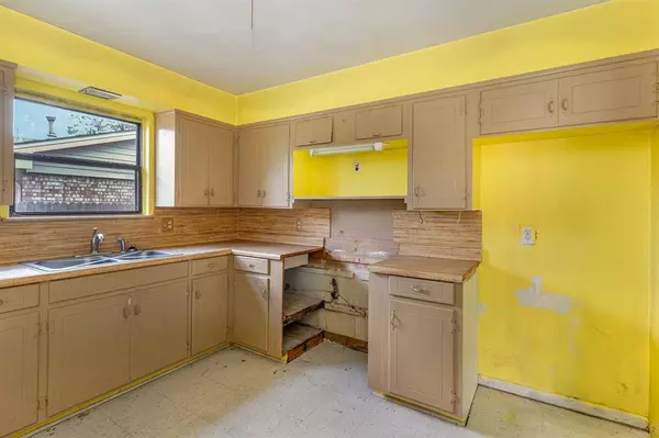 7009 NW 61st ST, Bethany, OK 73008