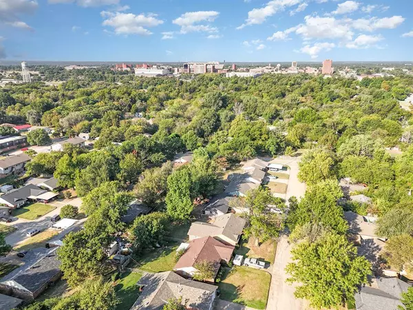 992 Barkley CIR, Norman, OK 73071