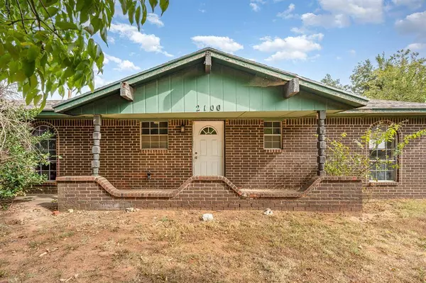 2100 Oakhollow DR, Newcastle, OK 73065