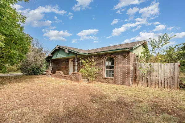 2100 Oakhollow DR, Newcastle, OK 73065