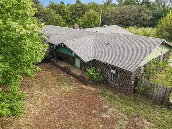 2100 Oakhollow DR, Newcastle, OK 73065