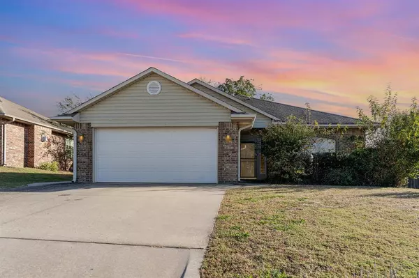 2253 Gray Dove DR, Shawnee, OK 74804