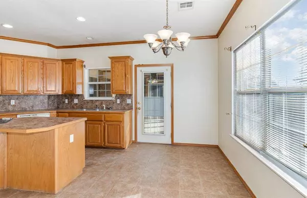 2253 Gray Dove DR, Shawnee, OK 74804