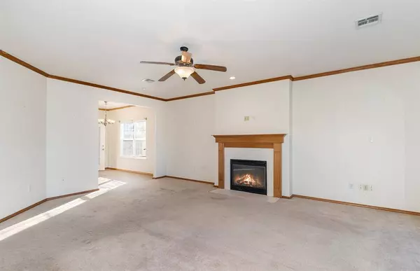 2253 Gray Dove DR, Shawnee, OK 74804