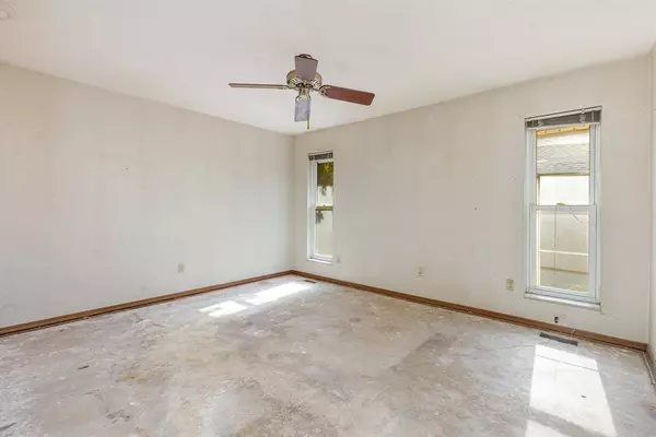 7914 Harvest Hills RD, Oklahoma City, OK 73132