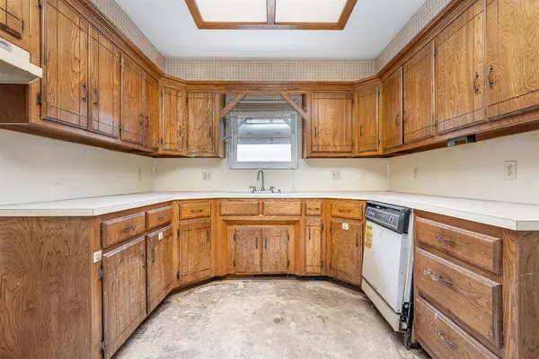 7914 Harvest Hills RD, Oklahoma City, OK 73132