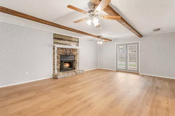 209 W 8th ST, Edmond, OK 73003