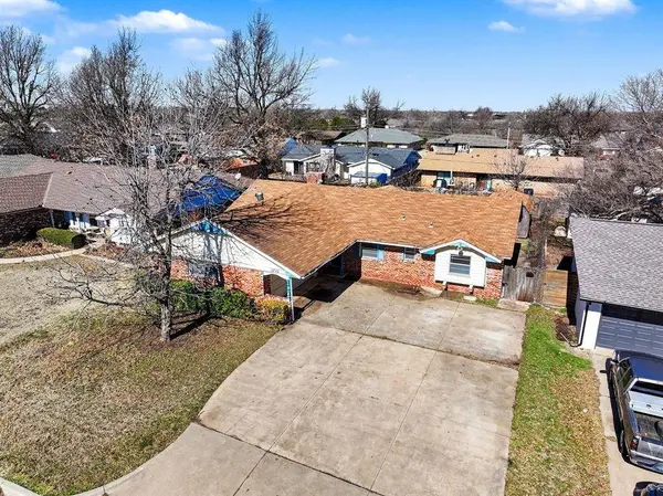 5725 Lawson LN, Oklahoma City, OK 73132