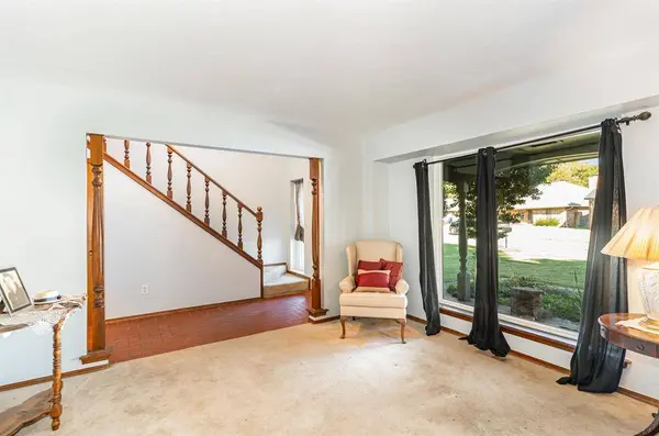 6636 Whitehall DR, Oklahoma City, OK 73132