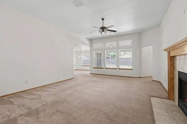 8213 Aaron DR, Oklahoma City, OK 73132