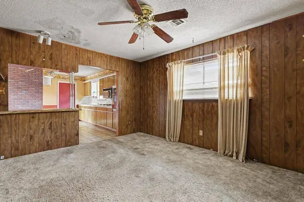 7721 NW 30th ST, Bethany, OK 73008