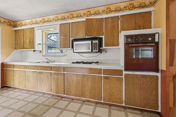 7721 NW 30th ST, Bethany, OK 73008