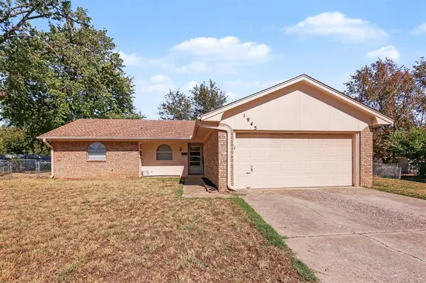 1945 Beverly Hills ST, Norman, OK 73072