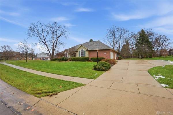 4254 Sarahs Way, Sugarcreek Township, OH 45440