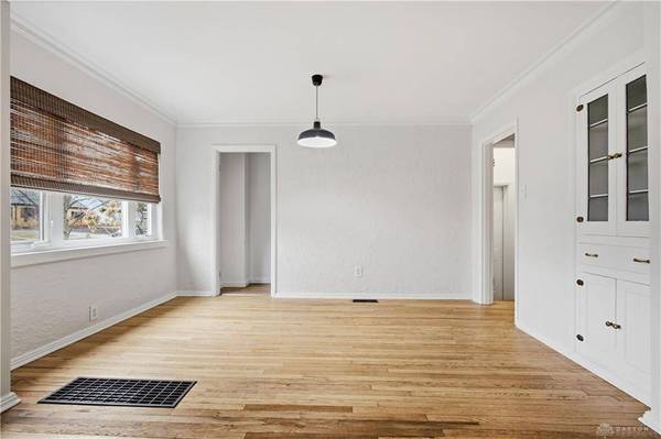 235 Claranna Avenue, Oakwood, OH 45419