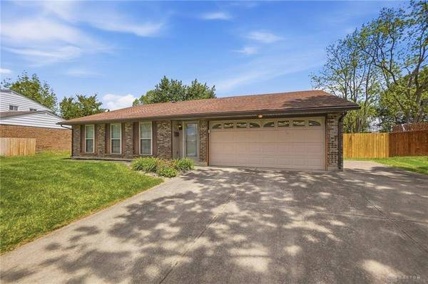 6824 Laurelview Drive, Huber Heights, OH 45424
