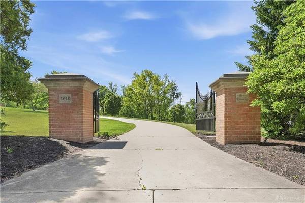 1619 Grand Portage Trail, Beavercreek Township, OH 45385