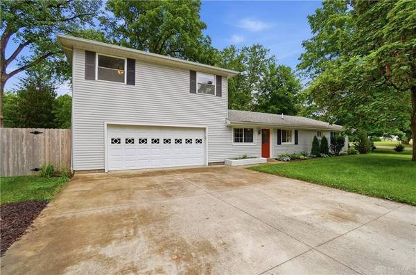 1684 Pierce Drive, Beavercreek, OH 45432