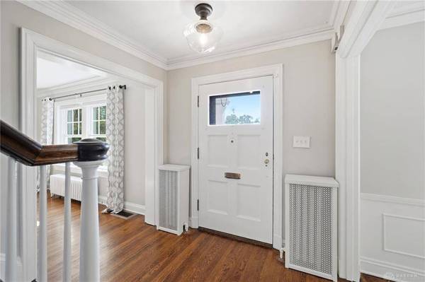 2101 Far Hills Avenue, Oakwood, OH 45419