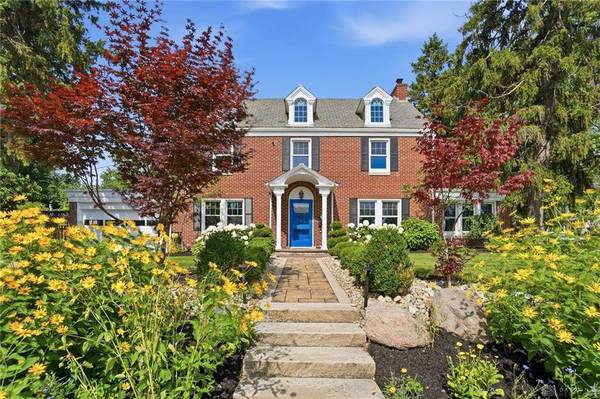 2101 Far Hills Avenue, Oakwood, OH 45419