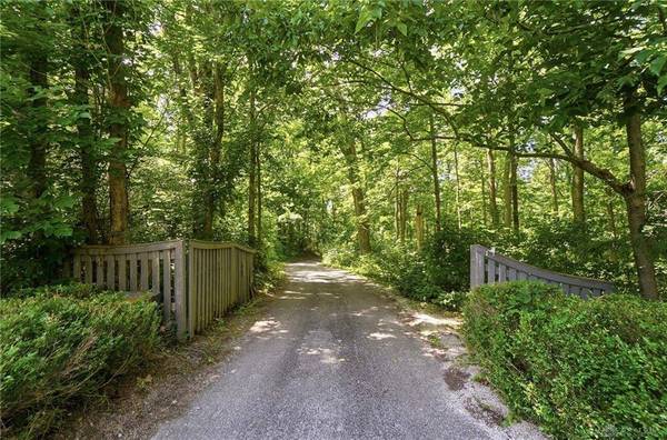 2892 River End Court, Spring Valley Twp, OH 45370