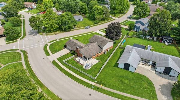 4041 Shadowleaf Drive, Bellbrook, OH 45305