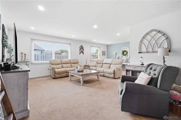 4041 Shadowleaf Drive, Bellbrook, OH 45305