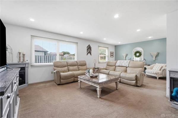 4041 Shadowleaf Drive, Bellbrook, OH 45305