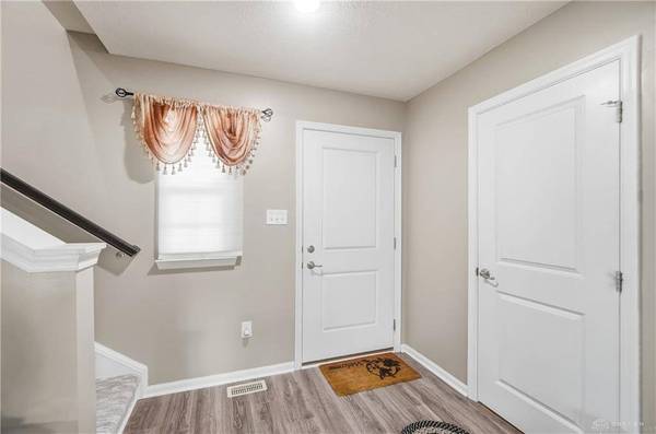 1015 Colonial Way, Huber Heights, OH 45424