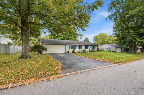 35 Waterford Drive, Centerville, OH 45458