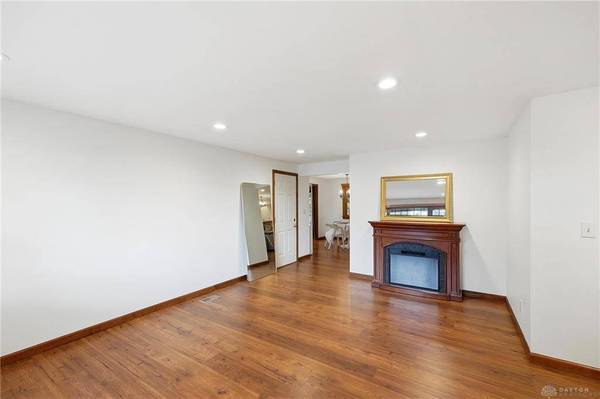 35 Waterford Drive, Centerville, OH 45458