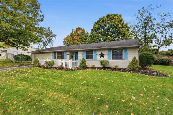 35 Waterford Drive, Centerville, OH 45458