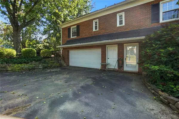 3993 Applewood Lane, Dayton, OH 45429