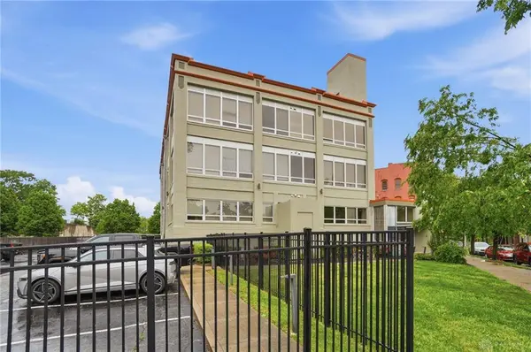 207 E. Sixth #203, Dayton, OH 45402