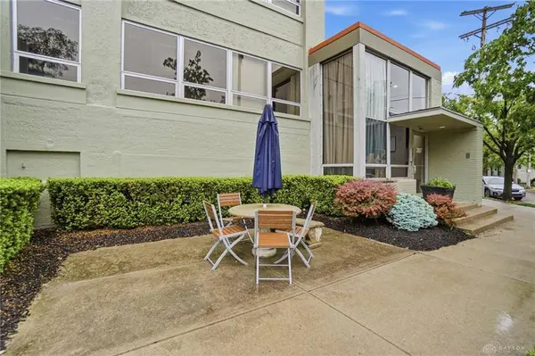 207 E. Sixth #203, Dayton, OH 45402