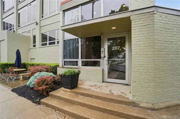 207 E. Sixth #203, Dayton, OH 45402