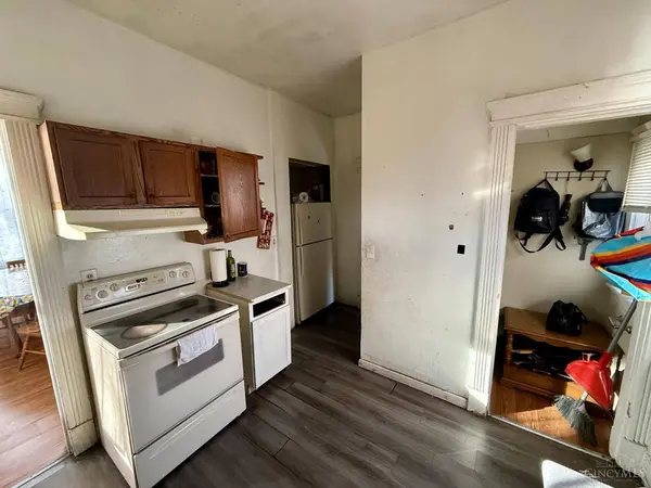 1242 Ross, Cincinnati, OH 45205