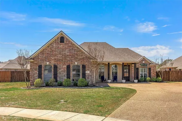 392 Half Moon Court, Bossier City, LA 71111