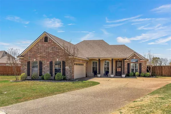 392 Half Moon Court, Bossier City, LA 71111