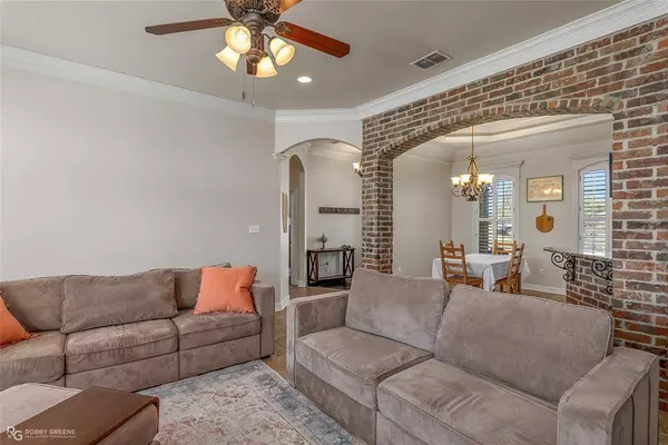 392 Half Moon Court, Bossier City, LA 71111