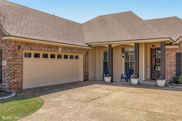 392 Half Moon Court, Bossier City, LA 71111