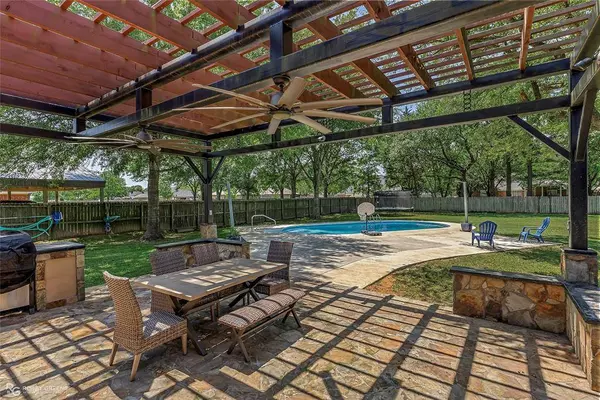 104 Tealwood Drive, Bossier City, LA 71111