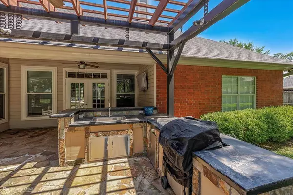 104 Tealwood Drive, Bossier City, LA 71111