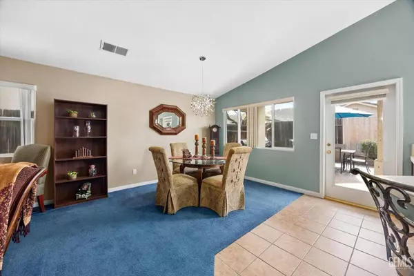 11709 Stellar Avenue, Bakersfield, CA 93312