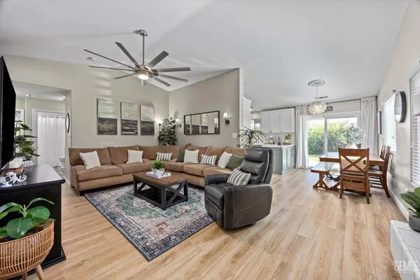 329 W Pilot Avenue, Bakersfield, CA 93308