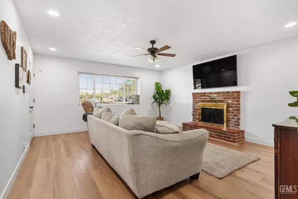 6101 Crestmore Street, Bakersfield, CA 93308